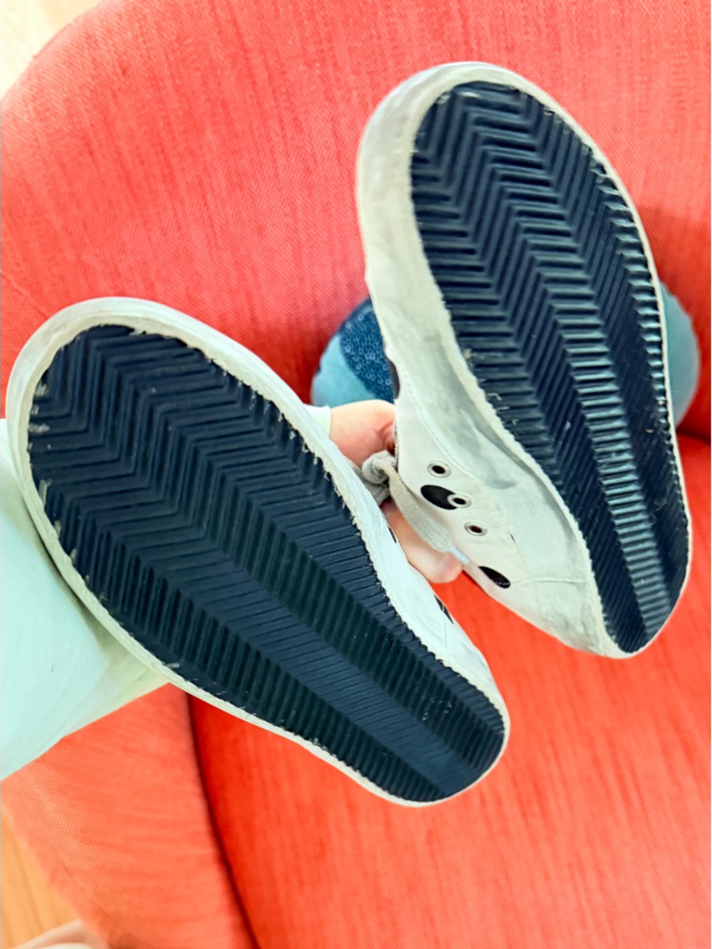 Golden Goose White Polka Dot Sneakers with Black Star and Red Heel - Picture 16 of 16